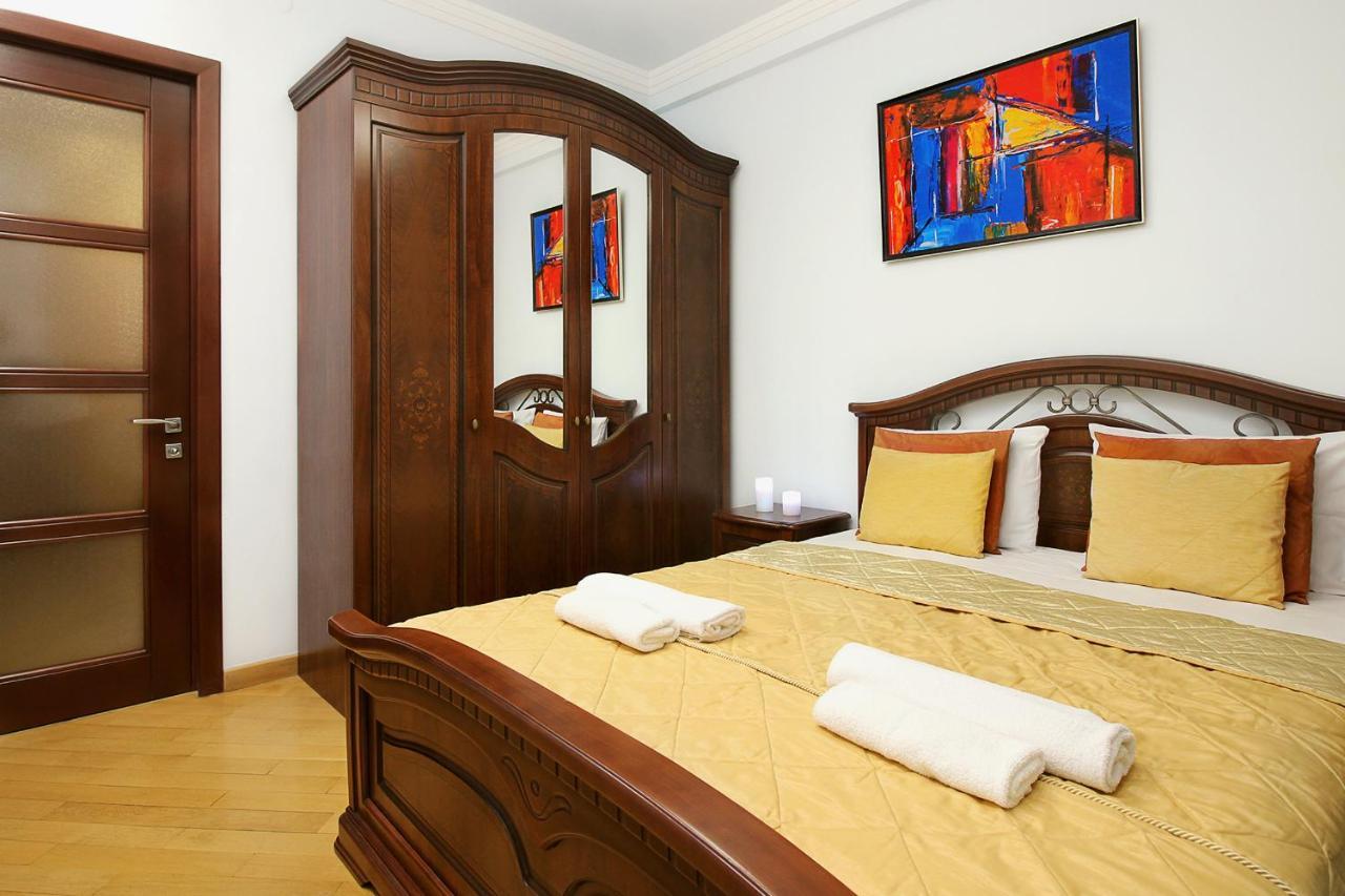 3 Bedroom Apartment Near Republic Square Jerevan Eksteriør billede