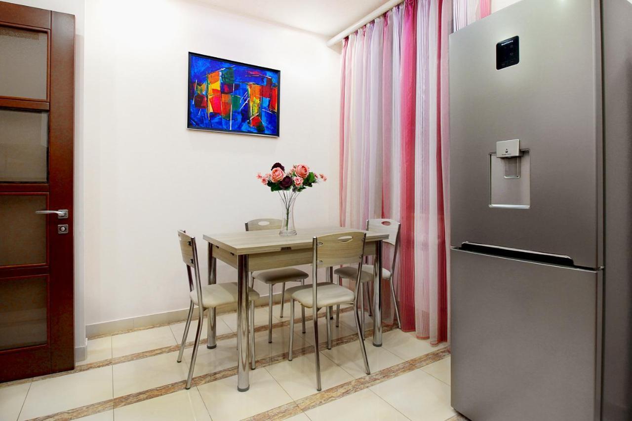 3 Bedroom Apartment Near Republic Square Jerevan Eksteriør billede